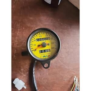 Yellow Backlit Motorcycle Speedometer Km/h with Lights